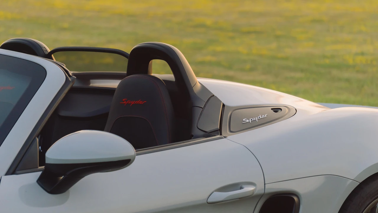 2020 Porsche 718 Boxster Spyder - Image 15 of 31
