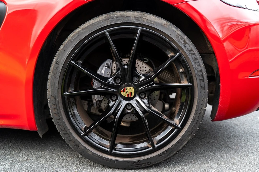2020 Porsche 718 Cayman - Image 17 of 30