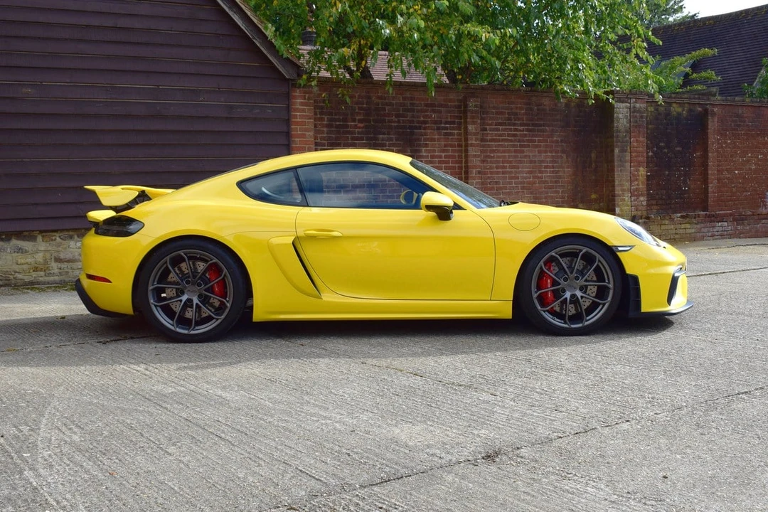 2020 Porsche 718 Cayman GT4 - Image 2 of 30