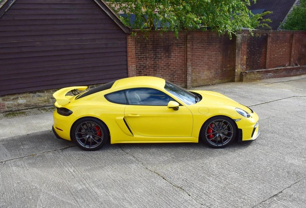 2020 Porsche 718 Cayman GT4 - Image 14 of 30