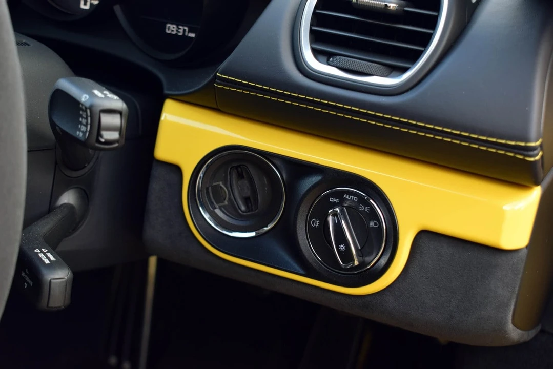 2020 Porsche 718 Cayman GT4 - Image 27 of 30