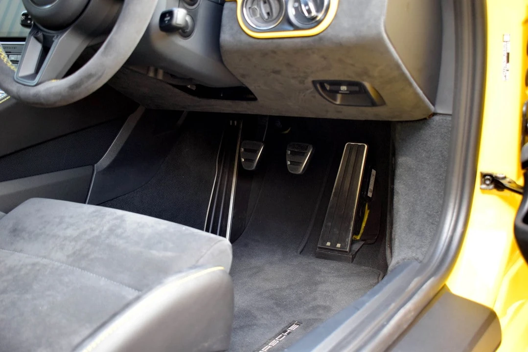 2020 Porsche 718 Cayman GT4 - Image 26 of 30