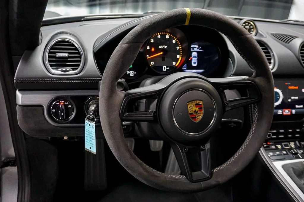 2020 Porsche 718 Cayman GT4 - Image 11 of 12