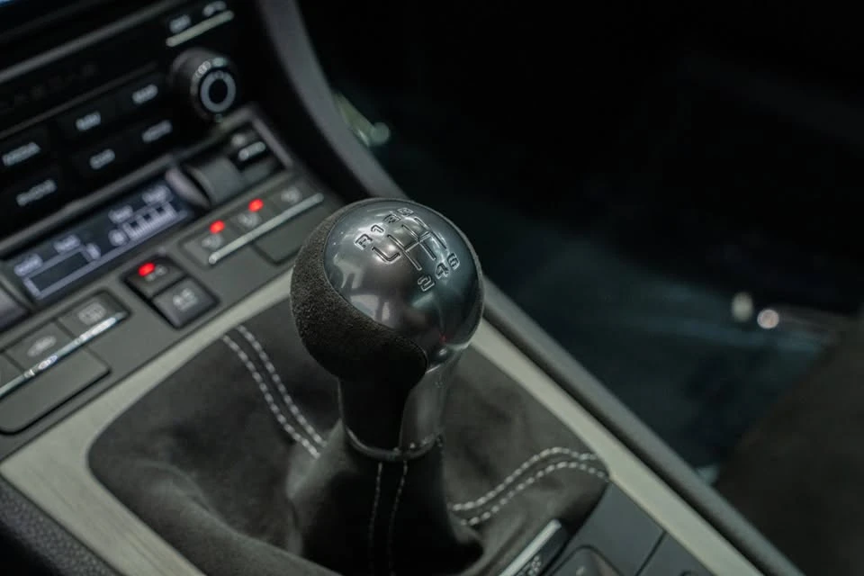 2020 Porsche 718 Cayman GT4 - Image 14 of 19