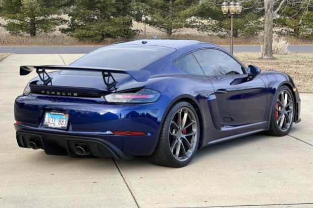 2020 Porsche 718 Cayman GT4 - Image 2 of 8