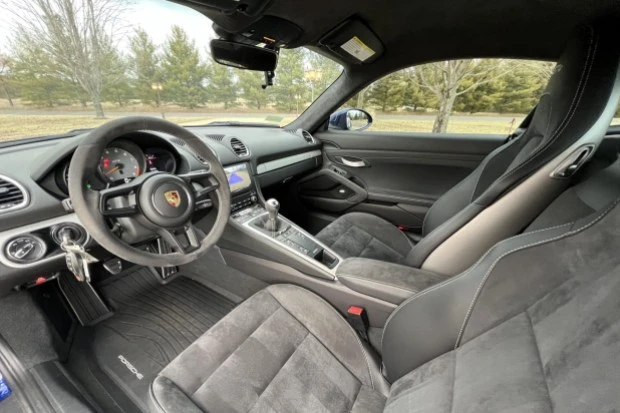 2020 Porsche 718 Cayman GT4 - Image 5 of 8
