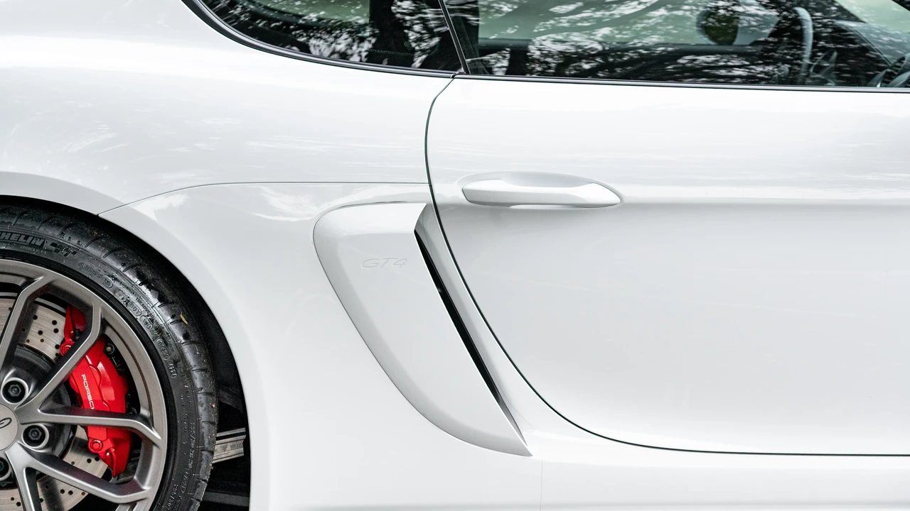 2020 Porsche 718 Cayman GT4 - Image 23 of 31