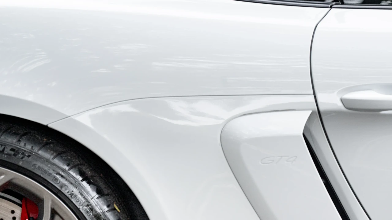 2020 Porsche 718 Cayman GT4 - Image 22 of 31