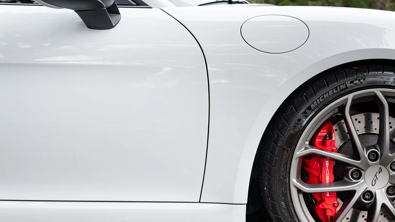 2020 Porsche 718 Cayman GT4 - Image 25 of 31