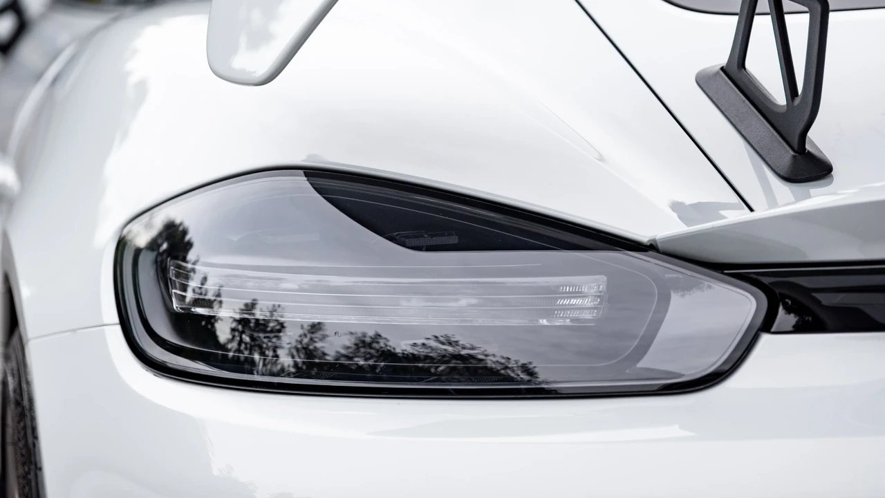 2020 Porsche 718 Cayman GT4 - Image 14 of 31