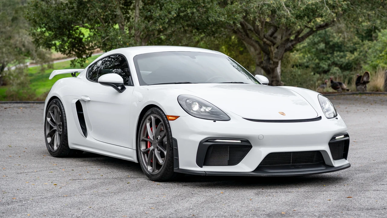 2020 Porsche 718 Cayman GT4 - Image 4 of 31