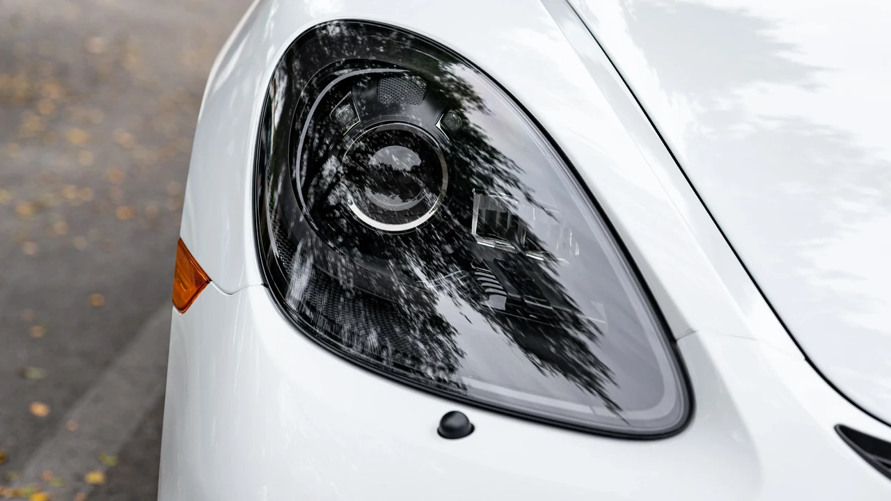 2020 Porsche 718 Cayman GT4 - Image 11 of 31