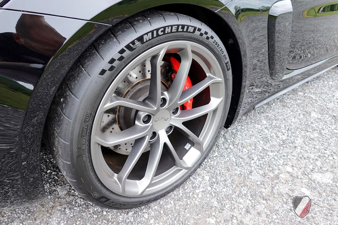 2020 Porsche 718 Cayman GT4 - Image 25 of 31