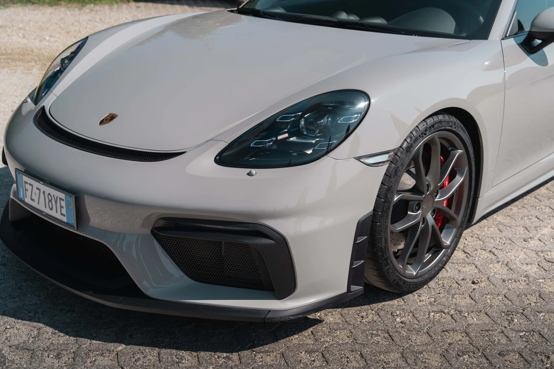 2020 Porsche 718 Cayman GT4 - Image 18 of 31