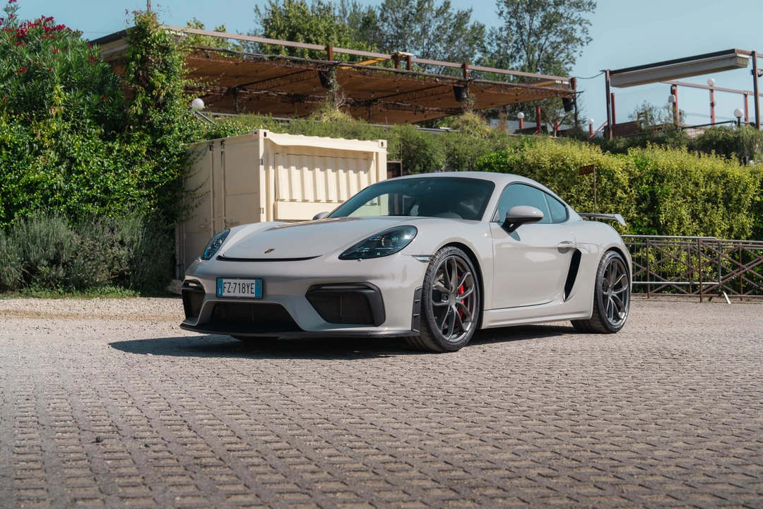 2020 Porsche 718 Cayman GT4 - Image 11 of 31