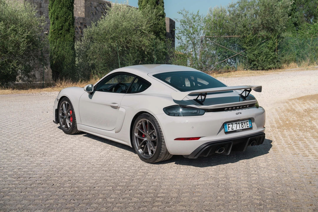 2020 Porsche 718 Cayman GT4 - Image 13 of 31