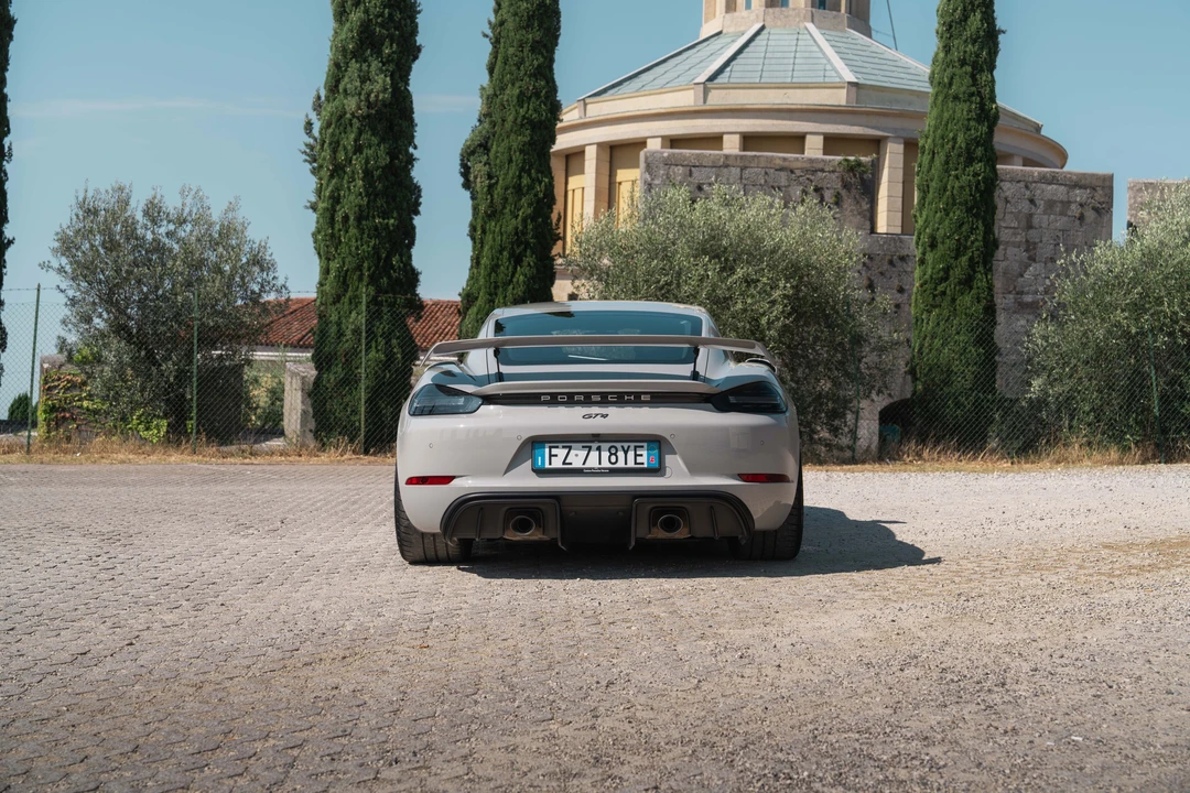 2020 Porsche 718 Cayman GT4 - Image 6 of 31