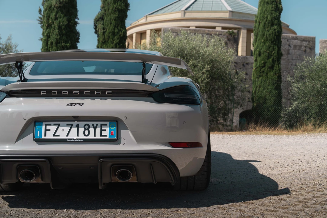 2020 Porsche 718 Cayman GT4 - Image 25 of 31