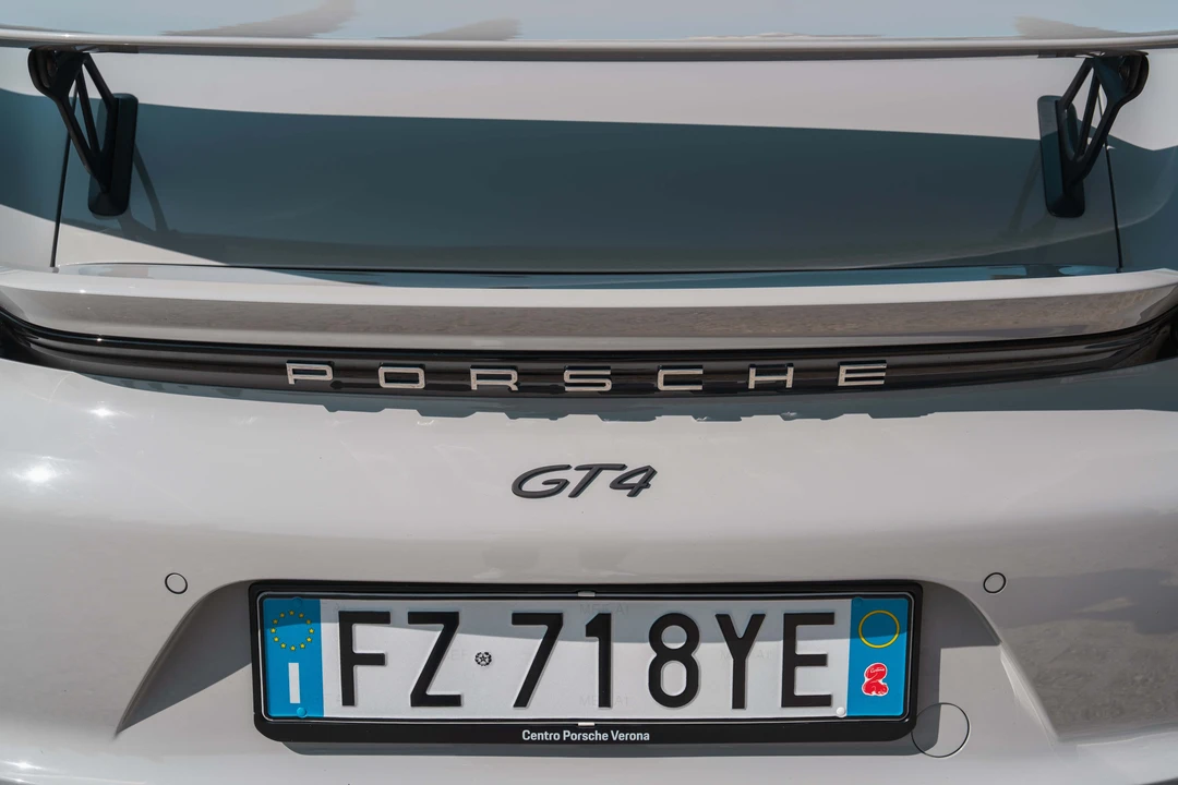 2020 Porsche 718 Cayman GT4 - Image 26 of 31