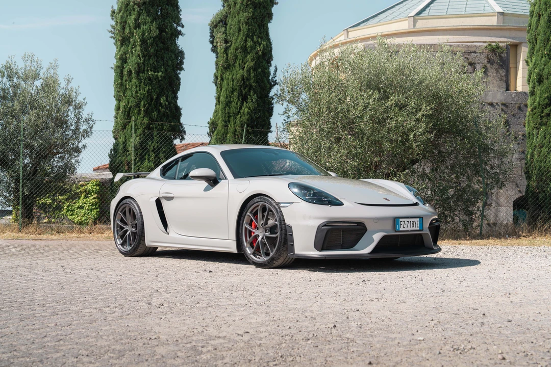2020 Porsche 718 Cayman GT4 - Image 9 of 31