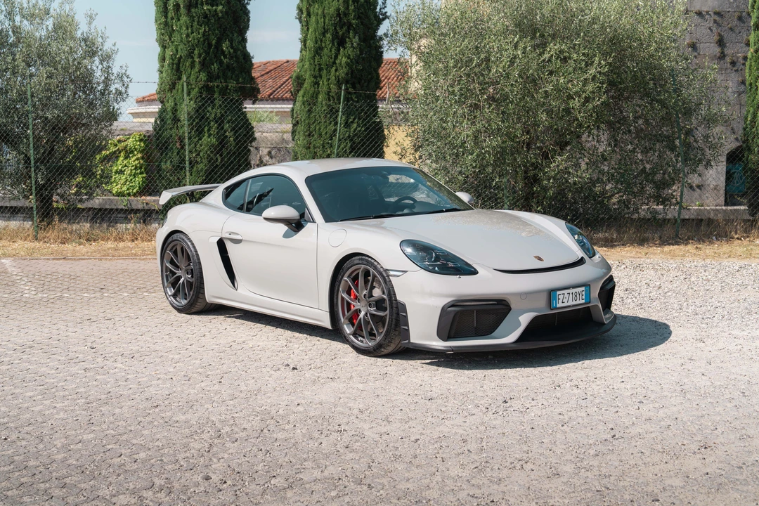 2020 Porsche 718 Cayman GT4 - Image 16 of 31