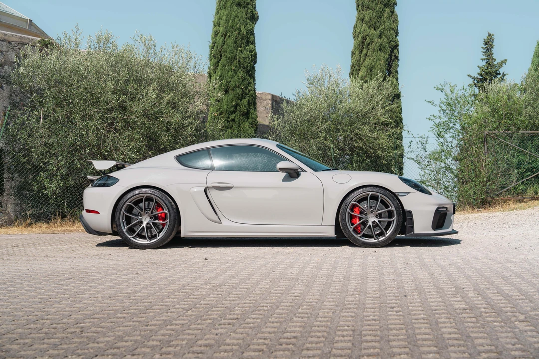 2020 Porsche 718 Cayman GT4 - Image 8 of 31