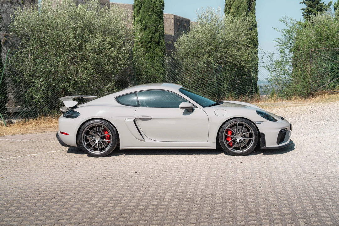 2020 Porsche 718 Cayman GT4 - Image 15 of 31