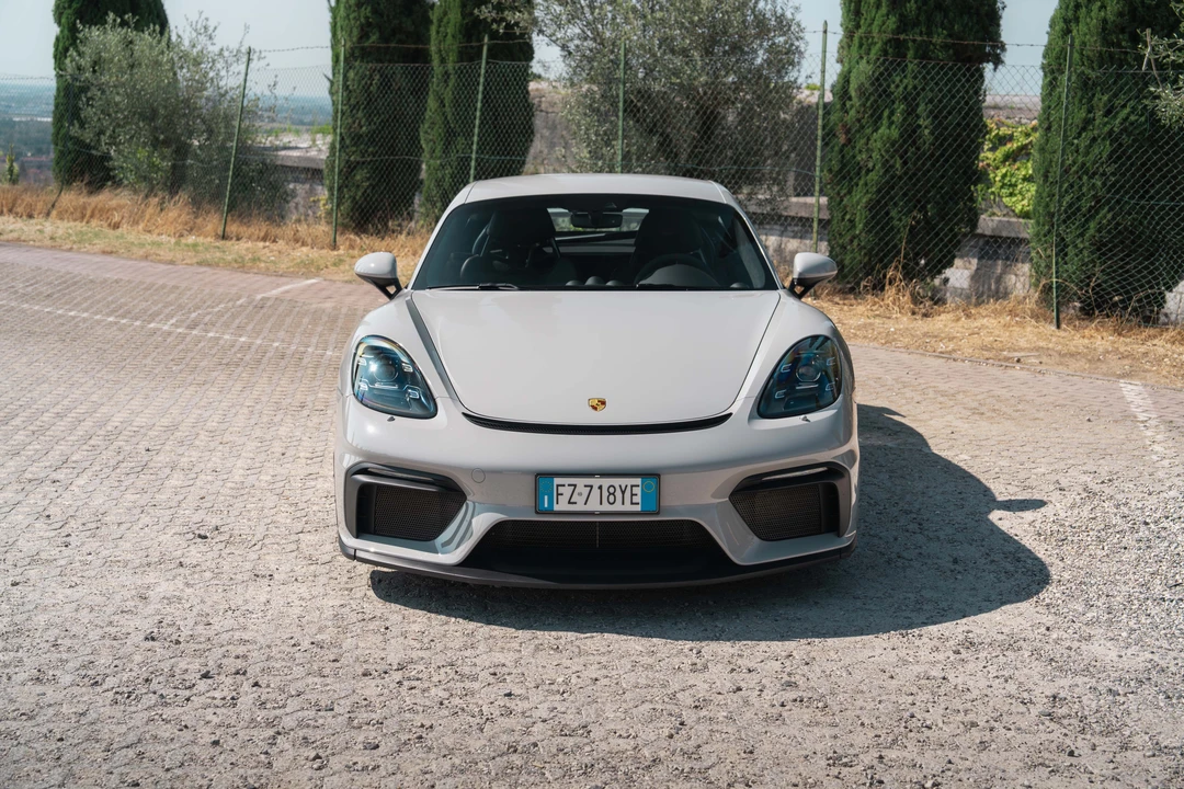 2020 Porsche 718 Cayman GT4 - Image 2 of 31
