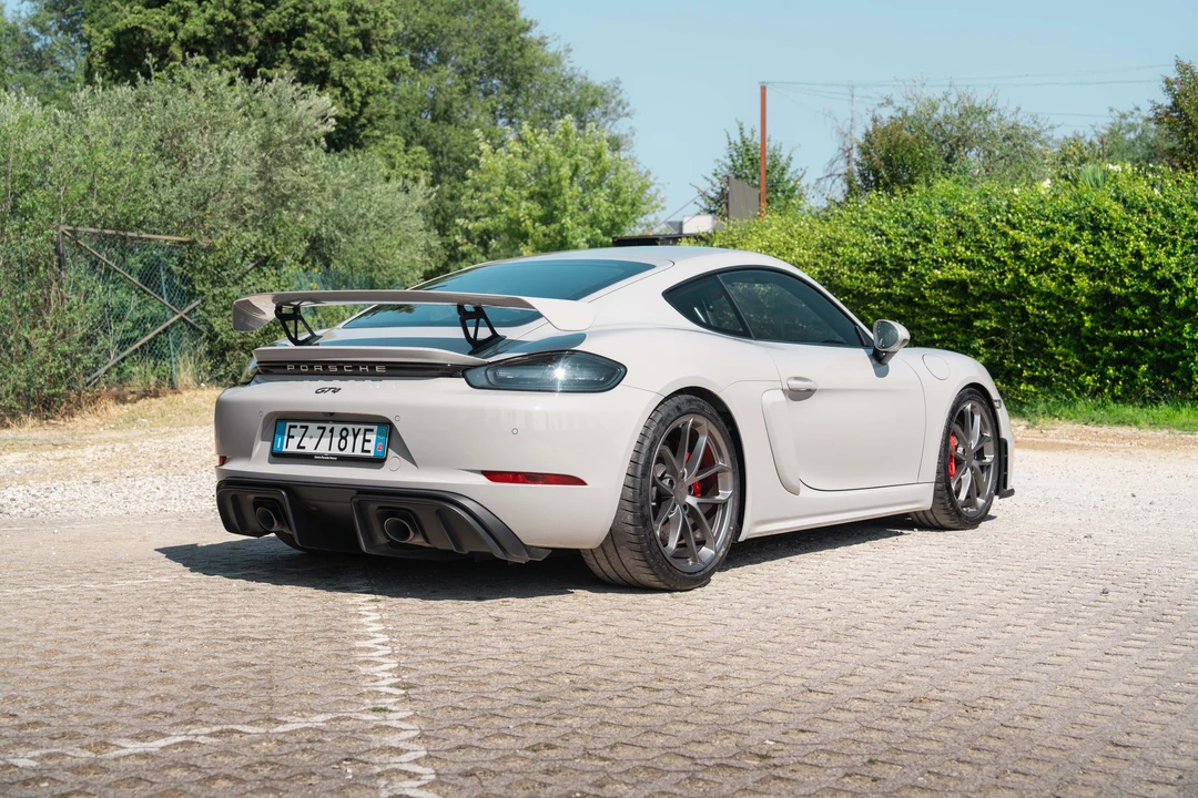 2020 Porsche 718 Cayman GT4 - Image 7 of 31