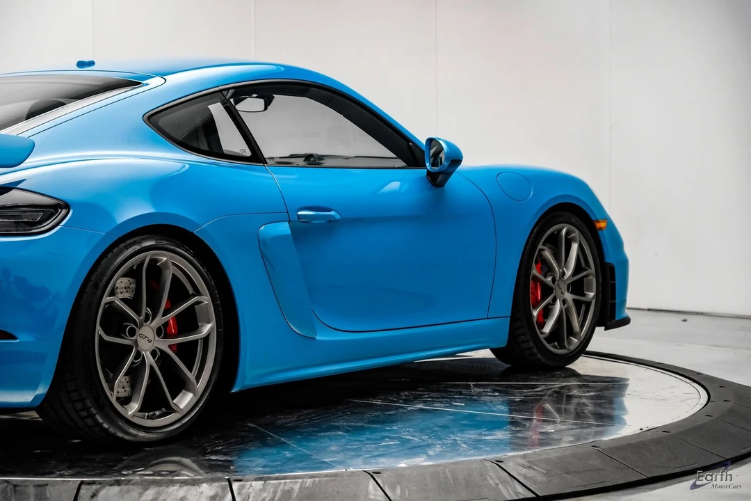 2020 Porsche 718 Cayman GT4 - Image 19 of 31