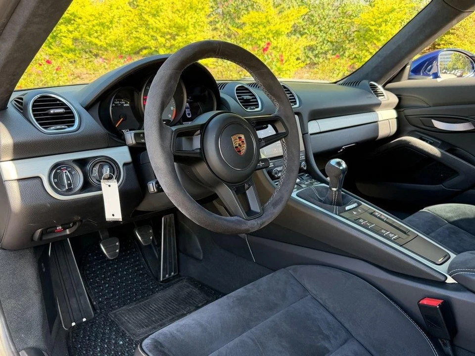 2020 Porsche 718 Cayman GT4 - Image 18 of 20