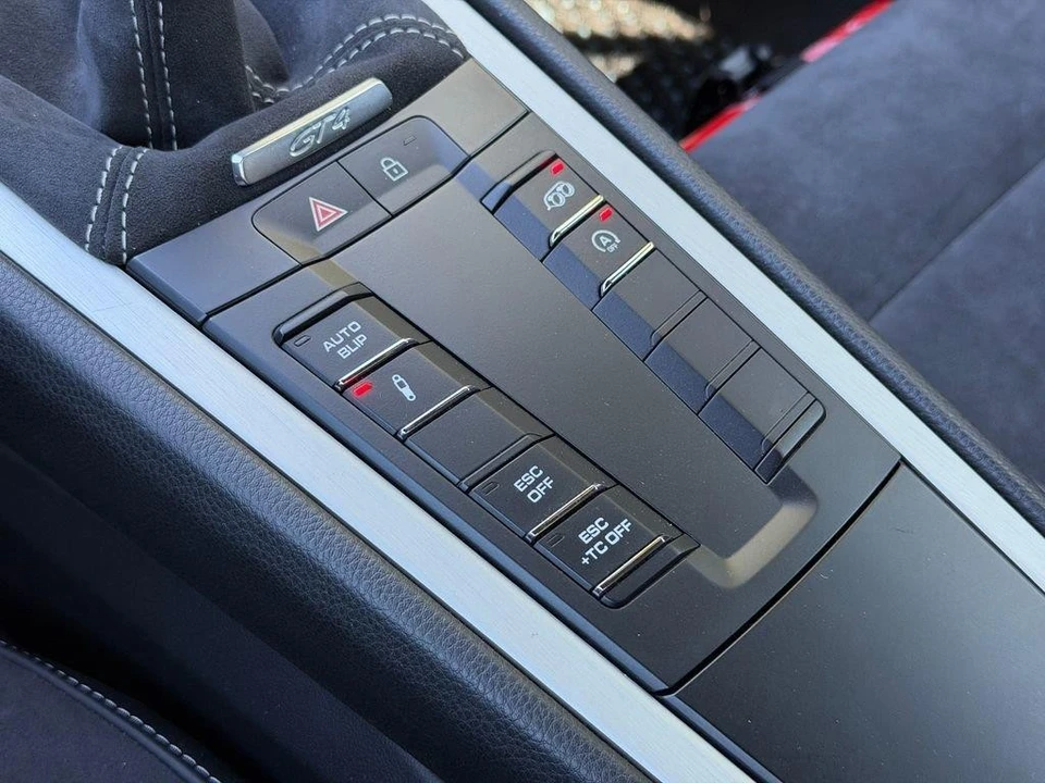 2020 Porsche 718 Cayman GT4 - Image 16 of 21