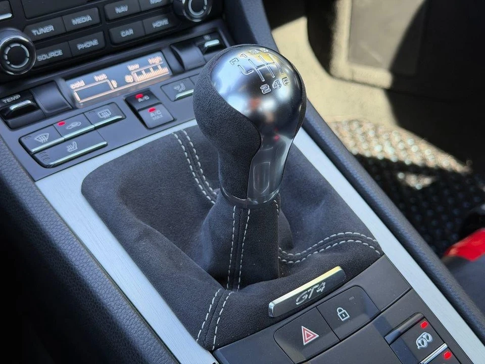 2020 Porsche 718 Cayman GT4 - Image 14 of 20