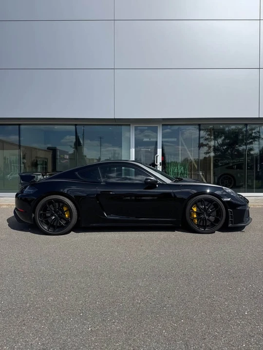 2020 Porsche 718 Cayman GT4 - Image 2 of 11