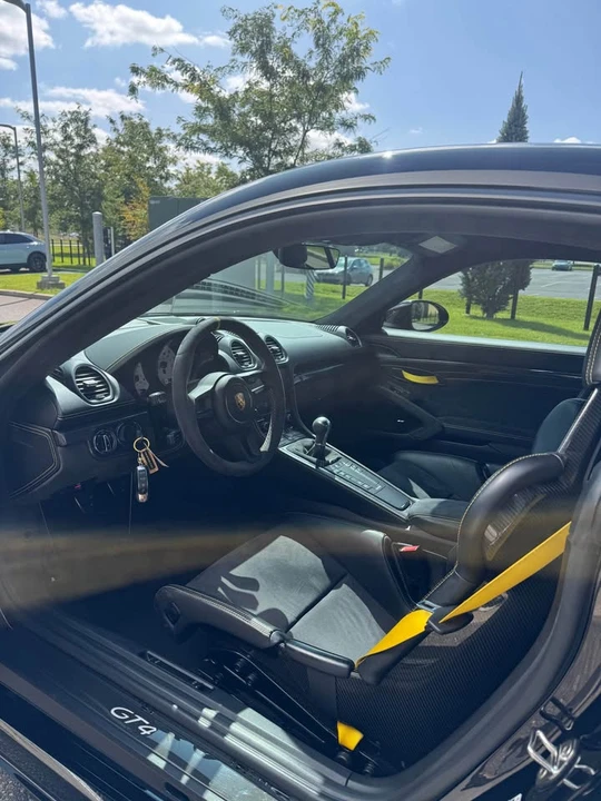 2020 Porsche 718 Cayman GT4 - Image 6 of 11