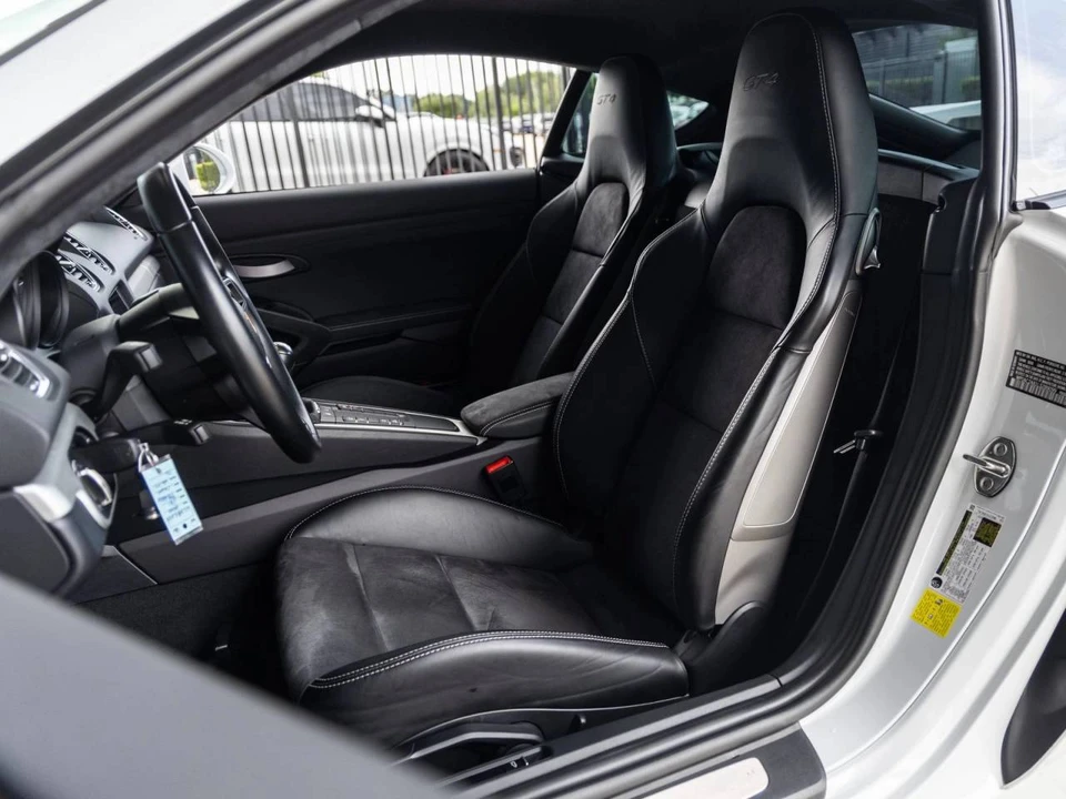 2020 Porsche 718 Cayman GT4 - Image 5 of 5