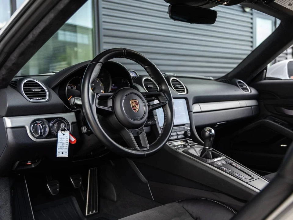 2020 Porsche 718 Cayman GT4 - Image 4 of 5