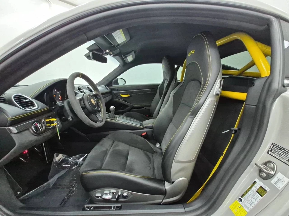 2020 Porsche 718 Cayman GT4 - Image 5 of 5