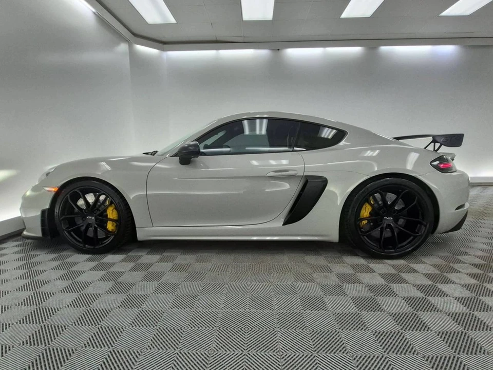 2020 Porsche 718 Cayman GT4 - Image 2 of 5