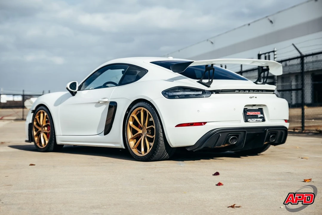 2020 Porsche 718 Cayman GT4 - Image 9 of 12