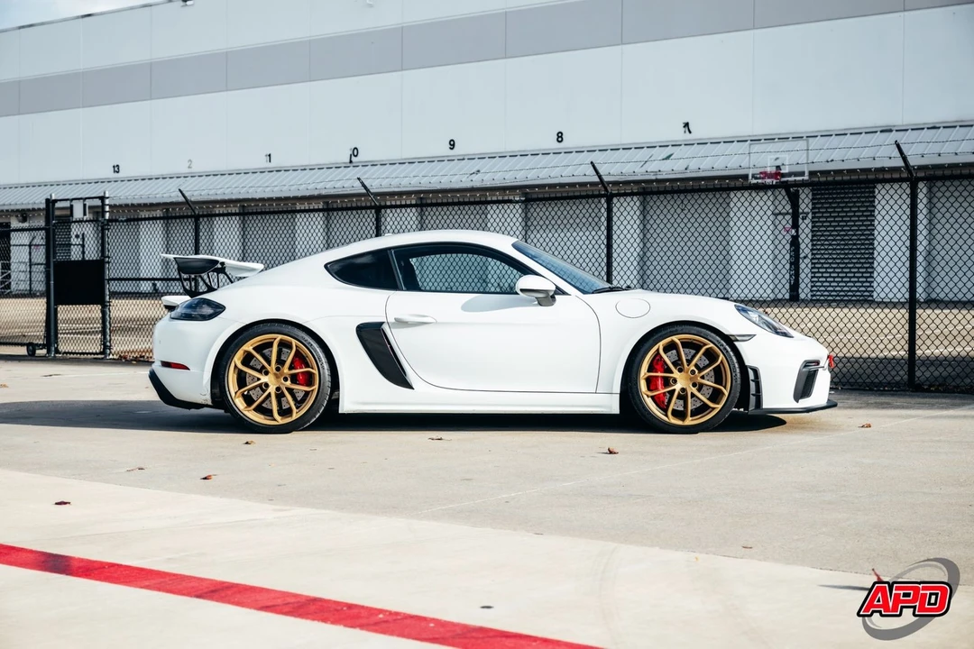 2020 Porsche 718 Cayman GT4 - Image 11 of 12