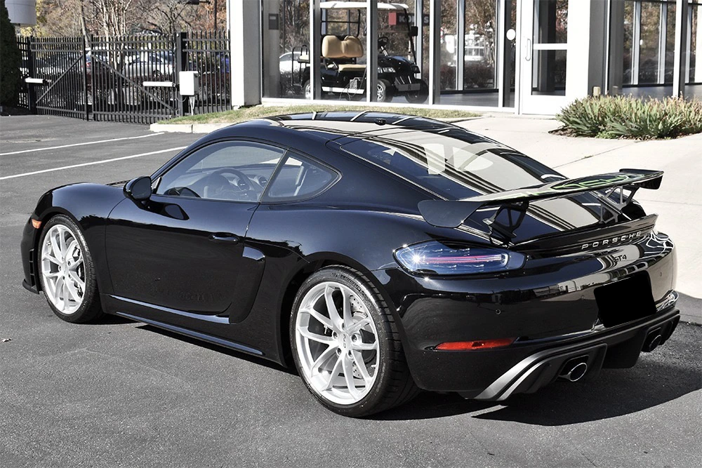 2020 Porsche 718 Cayman GT4 - Image 4 of 11