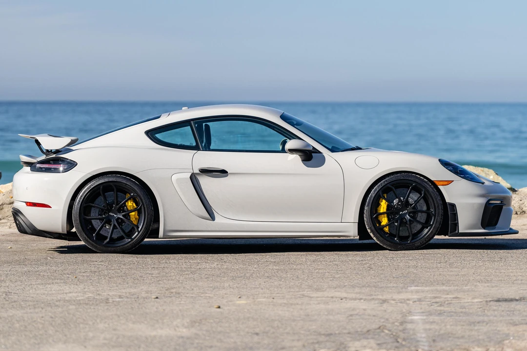 2020 Porsche 718 Cayman GT4 - Image 3 of 31