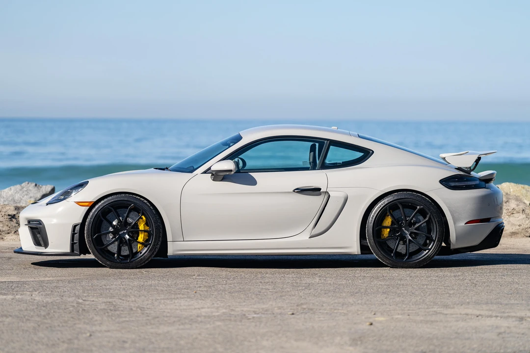 2020 Porsche 718 Cayman GT4 - Image 7 of 31