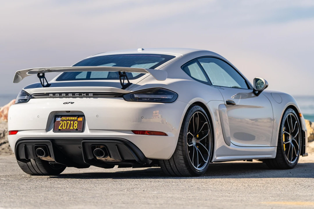 2020 Porsche 718 Cayman GT4 - Image 4 of 31