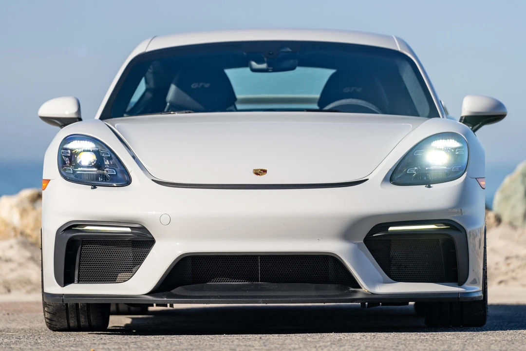 2020 Porsche 718 Cayman GT4 - Image 2 of 31