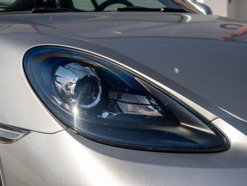 2020 Porsche 718 Cayman GT4 - Image 17 of 31