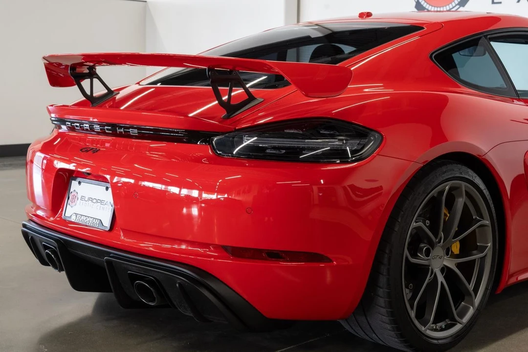 2020 Porsche 718 Cayman GT4 - Image 15 of 21