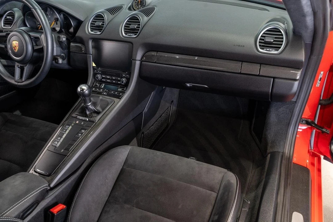 2020 Porsche 718 Cayman GT4 - Image 8 of 21
