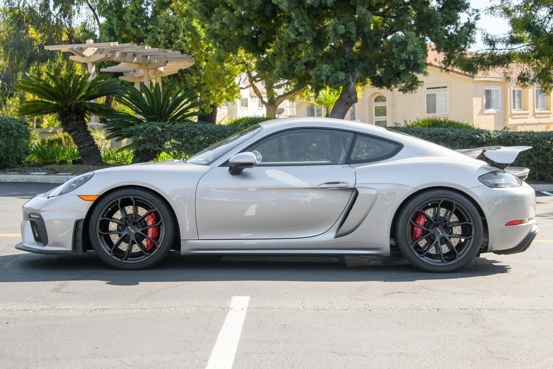 2020 Porsche 718 Cayman GT4 - Image 3 of 31
